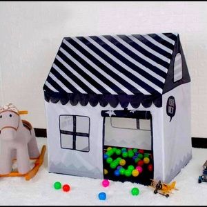 New Huge Kids Playhouse/ Fun Indoor & Outdoor Tent